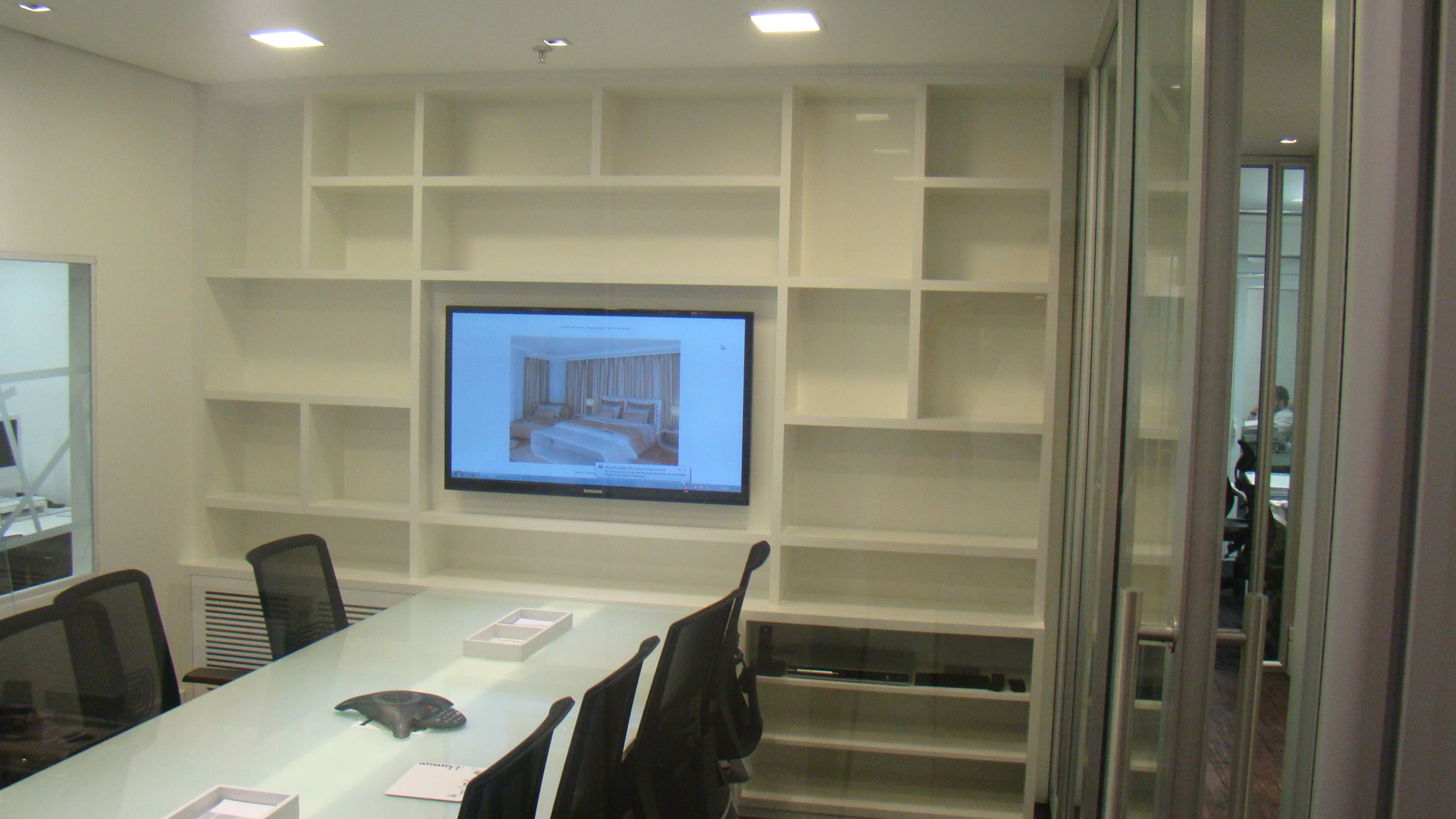 estante branca nichos escritorio